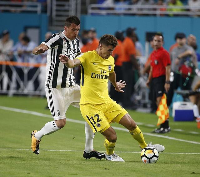 拜仁战平AC米兰，范戴克补时绝平法甲